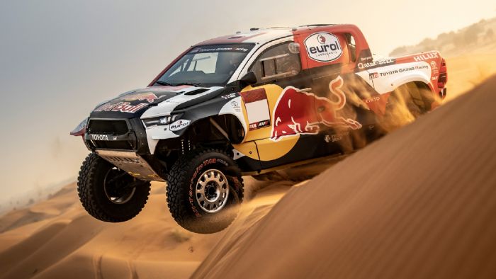 Με τον V6 του Land Cruiser το Hilux του Dakar Rally (+vid)