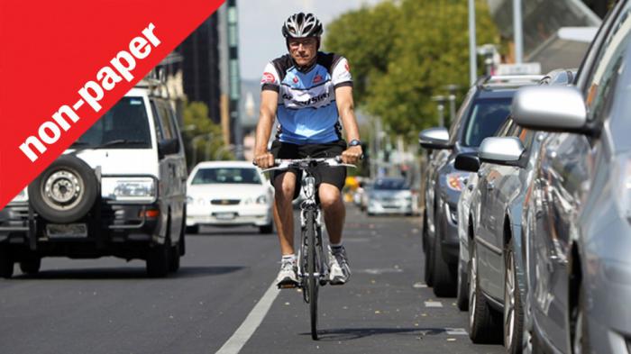 Απόψεις Εσύ πόση απόσταση αφήνεις όταν προσπερνάς ποδηλάτη;