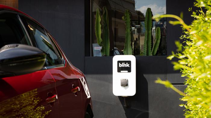 Η Blink, εδώ και 4 χρόνια έχει επενδύσει στην ανάπτυξη της ηλεκτροκίνησης στην Ελλάδα, κάτι που φαίνεται και στην πράξη, από το συνεχώς επεκτεινόμενο δίκτυο σταθμών φόρτισης.