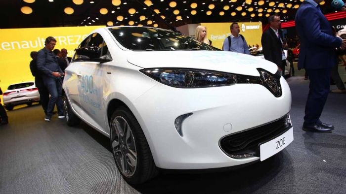 Στο Παρίσι η Renault παρουσίασε μια βελτιωμένη έκδοση του Zoe, η οποία θα έχει σχεδόν διπλάσια αυτονομία, κάνοντας περίπου 354 χλμ. με μία φόρτιση.	