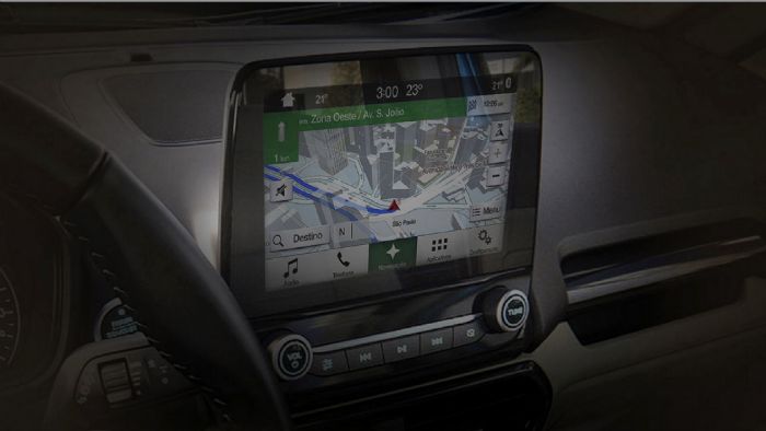 Στο εσωτερικό του, το ανανεωμένο Ford EcoSport διαθέτει ένα ανασχεδιασμένο ταμπλό με οθόνη αφής για το χειρισμό του infotainment SYNC 3 της Ford και νέο τιμόνι.