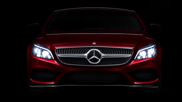 Η Mercedes, θέλοντας να δώσει έμφαση στα φωτιστικά σώματα MULTIBEAM LED, ξεκίνησε την αποκάλυψη της ανανεωμένης CLS από τα φώτα της.