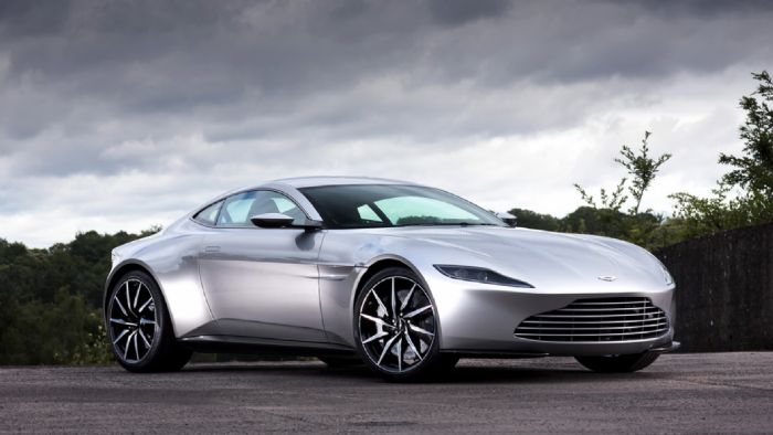 Με αφορμή το λανσάρισμα του Spectre σε Blu-ray, DVD και Digital HD, η Aston Martin αποφάσισε να βγάλει σε δημοπρασία μια από τις τρεις DB10 που «επέζησαν» από τα γυρίσματα της ταινίας.