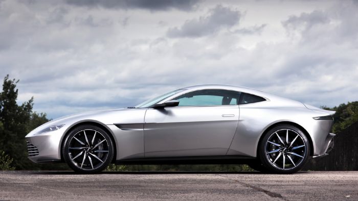 Η Aston Martin DB10 υπολογίζεται πως θα πιάσει τιμή περίπου 1,3 εκ. ευρώ, με τα χρήματα που θα συγκεντρωθούν να πηγαίνουν στους Γιατρούς Χωρίς Σύνορα.