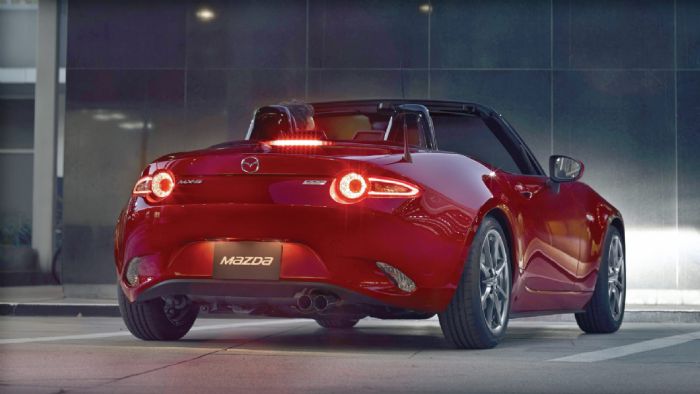 Το νέο Mazda MX-5 εντυπωσιάζει με την δυναμική του εμφάνιση και σίγουρα θα ακολουθεί τα fun to drive χνάρια των προκατόχων του.