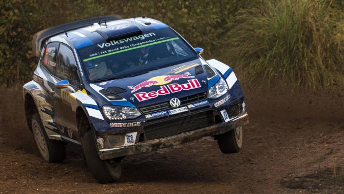 Ο Sebastien Ogier πήγε στην Ισπανία για να σφραγίσει τον 4ο συνεχόμενο τίτλο του στο WRC. Μέχρι στιγμής τα σχέδιά του, τα χαλάει ο Sordo.