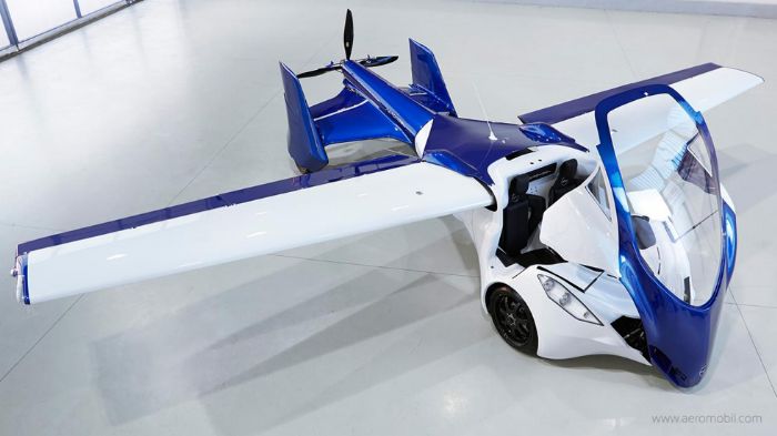 Η σλοβακική εταιρεία AeroMobil αποκάλυψε το νέο της μοντέλο, ένα ιπτάμενο αυτοκίνητο σε πρωτότυπη μορφή, το οποίο δοκιμάζεται από την εταιρεία σε πραγματικές συνθήκες πτήσης.