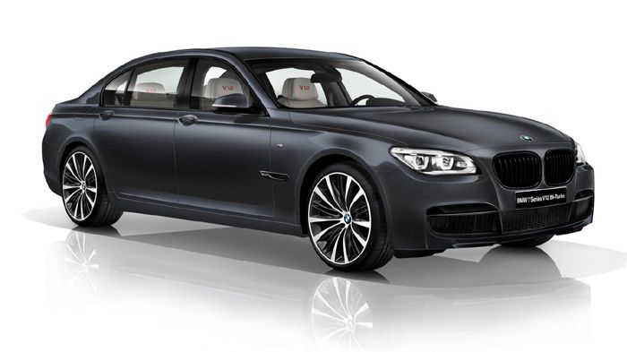 Η BMW παρουσίασε μια special έκδοση για τη Σειρά 7, η οποία θα διαθέτει πλούσιο και χλιδάτο εξοπλισμό. Μάλιστα, το νέο μοντέλο, βασίζεται στην 760Li V12.