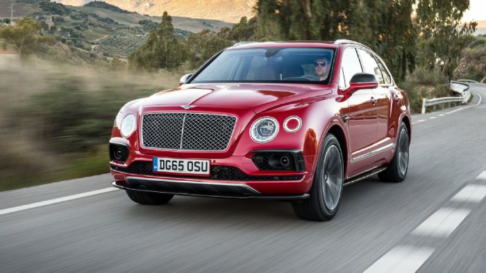 Ο CEO της Bentley, σε συνέντευξή του στο περιθώριο της έκθεσης του Πεκίνο, επιβεβαίωσε πως το νέο τους SUV, η Bentayga θα αποκτήσει και αυτό Speed έκδοση (στη φωτό η κανονική).
