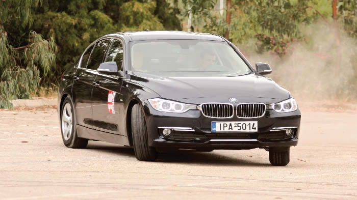 Η BMW Σειρά 3 διαθέτει επίσης κινητήρα 1,6 λτ. με τούρμπο και 136 ίππους και κατανάλωση 5,8 λτ./100 χλμ. στην έκδοση 316i και 170 ίππους με 5,2 λτ./100 χλμ. στην έκδοση 320i Εfficient Dynamics.