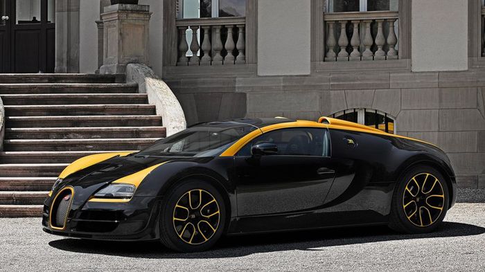 H Bugatti δημιούργησε την παρούσα version «1 of 1», ικανοποιώντας τις… επιθυμίες ενός εκλεκτού πελάτη της από τη Σιγκαπούρη.