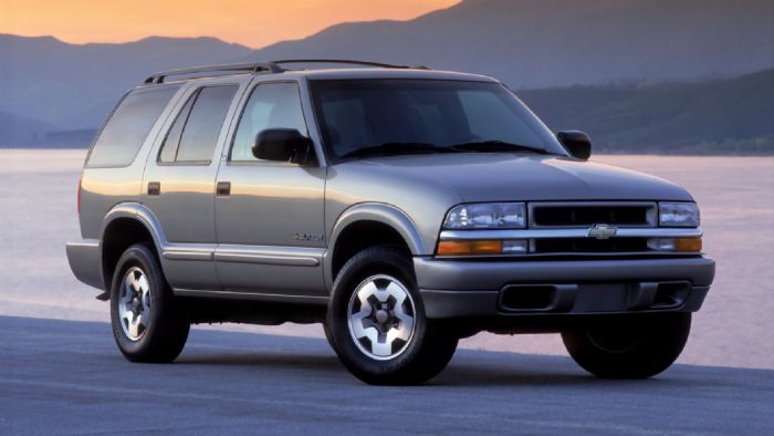 Όλα δείχνουν πως το Chevrolet Blazer θα επιστρέψει στη ζωή του χρόνου, αυτή τη φορά ως ένα σύγχρονο SUV, το οποίο θα μπορούσε να τοποθετηθεί στη γκάμα της φίρμας ανάμεσα από τα Equinox και Traverse. 
