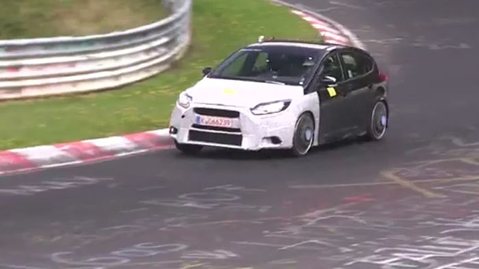 Μέσα από ένα κατασκοπευτικό βίντεο στο Nurburgring διακρίνουμε τη νέα έκδοση RS του ανανεωμένου Ford Focus να «κάνει» δοκιμές στο διάσημο Ring, λίγο πριν από το επίσημο ντεμπούτο της.