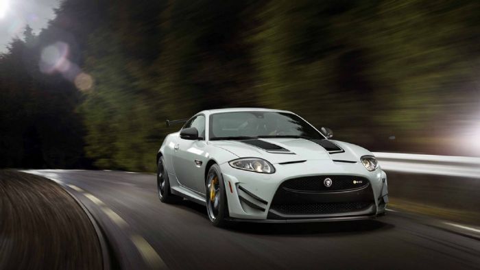 Πλέον, κάθε γρήγορο μοντέλο της Jaguar θα κοσμείται από το λογότυπο SVR.