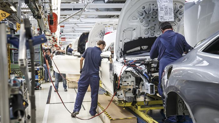 Ενοποιώντας τις παγκόσμιες παραγωγικές της δραστηριότητες και ρίχνοντας βάρος στις μονάδες της «πατρίδας» της, η Mercedes-Benz επενδύει επιπλέον 3 δις. ευρώ στα γερμανικά εργοστάσιά της.