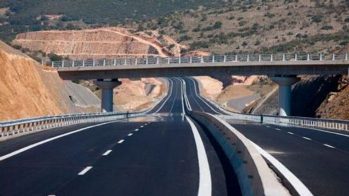 Μπορεί νέοι αυτοκινητόδρομοι να δίνονται στην κυκλοφορία, ωστόσο οι οδηγοί τους ακυρώνουν από τις επιλογές τους προτιμώντας το παλιό εθνικό οδικό δίκτυο.