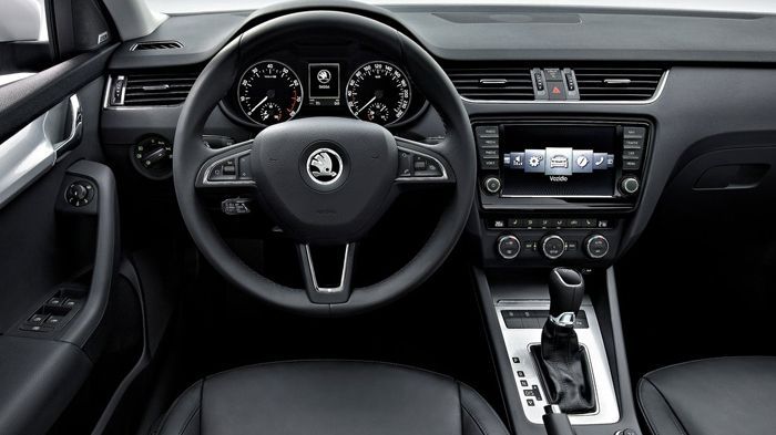 Η νέα coupe έκδοση της Octavia αναμένεται να στηριχθεί στη γνωστή πλατφόρμα MQB του ομίλου, ενώ οι διαστάσεις της θα είναι παραπλήσιες με τη sedan έκδοση (εικόνα το εσωτερικό της Octavia).
