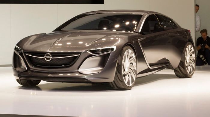 Η Opel παρουσίασε στην Έκθεση το νέο πρωτότυπο Monza, που αποτελεί σημείο αναφοράς για τη νέα σχεδιαστική γραμμή της εταιρείας εξωτερικά και τις φουτουριστικές τεχνολογίες στο εσωτερικό.