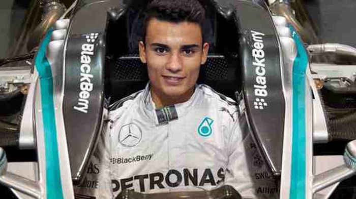 Ο μόλις 20 χρονών Pascal Werhlein που ως τώρα έτρεχε στο πρωτάθλημα του DTM για τη Mercedes θα «καθίσει στον πάγκο» της ομάδας στη F1.
