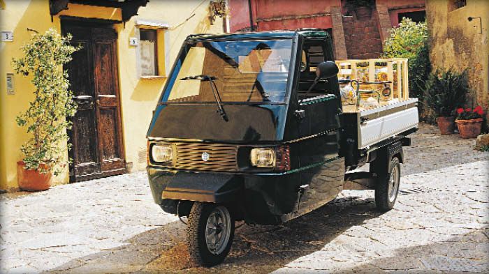 Το Piaggio Ape TM αποτελεί ένα από τα πιο πολυχρηστικά οχήματα της κατηγορίας των ελαφρών επαγγελματικών χάρη στη μεγάλη ποικιλία εκδόσεων του. 