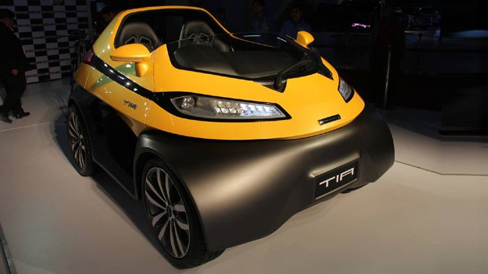 Το λιλιπούτειων διαστάσεων «ανοιχτό» Tia –σχεδιασμένο από τον Dilip Chhabria πρώην designer της General Motors- είναι ένα μίνι roadster, που μέσα στη χρονιά θα μπει στην παραγωγή.