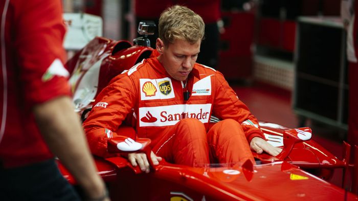 Καταργείται για την F1 η... αγαπημένη συνήθεια του Vettel να αλλάζει χρώματα και σχέδια στο κράνος του.
