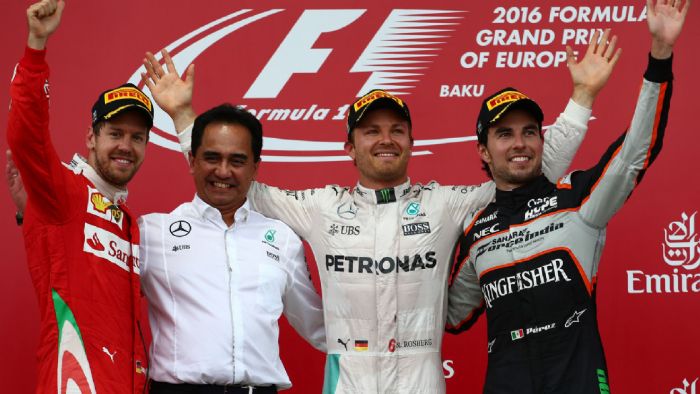 Ρόσμπεργκ, Φέτελ και Πέρεζ βρέθηκαν στο βάθρο του πρώτου Γκραν Πρι που διεξήχθη στο Μπακού Ρόσμπεργκ, Φέτελ και Πέρεζ βρέθηκαν στο βάθρο του πρώτου Γκραν Πρι που διεξήχθη στο Μπακού