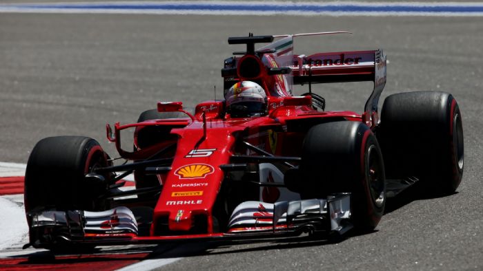 Σε μία επική σειρά κατατακτήριων δοκιμών, ο Sebastian Vettel επικράτησε του Kimi Raikkonen και οι δύο μαζί των ανταγωνιστών τους από τη Mercedes. Για 1η φορά μετά το 2008, η Ferrari καπαρώνει την 1η σ