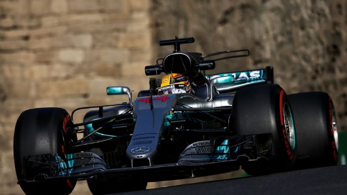 Ο Lewis Hamilton ήταν ταχύτερος κατά 0,5 δλ. από τον team mate στην Mercedes, Valtteri Bottas.