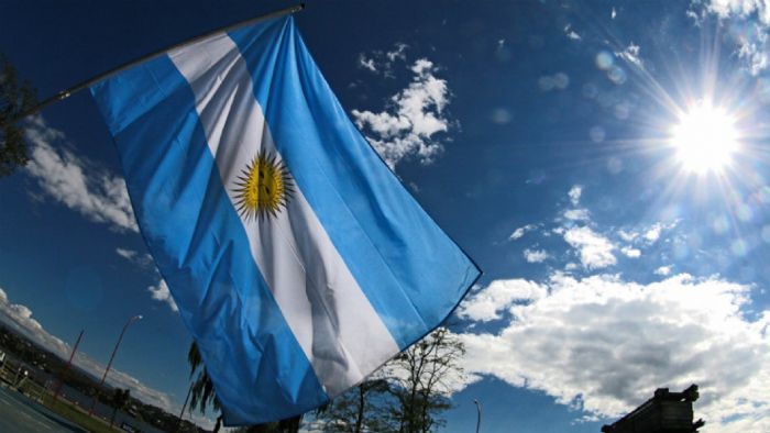 Μόλις 32 χιλιόμετρα χωρίζουν την ομάδα της Citroen από το 1-2 στο Ράλι Αργεντινής.