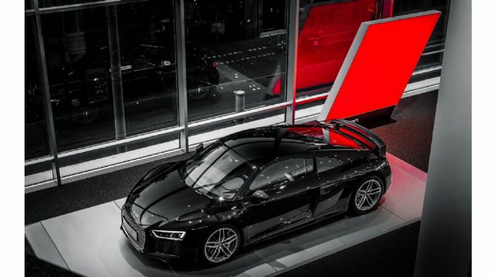 Στο πνεύμα της εποχής φαίνεται πως βαδίζει και το supercar της Audi, R8, μιας και ετοιμάζεται μια νέα έκδοσή του με μικρότερο κινητήρα, χωρητικότητας 2,5 λίτρων. 