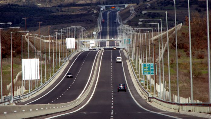 Τα μεγάλα οδικά έργα της χώρας θα έχουν ολοκληρωθεί μέσα στο 2015 και από το 2016 θα ισχύει σε όλους τους αυτοκινητόδρομους αναλογικό σύστημα διοδίων.