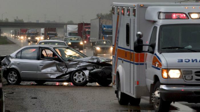 Η έρευνα που πραγματοποιήθηκε στις ΗΠΑ δείχνει ότι παρά το γεγονός ότι το 86% των οδηγών φοβούνται ότι θα χτυπηθούν από κάποιο απρόσεχτο οδηγό, στην πραγματικότητα το 55% των συνολικών θανάτων από τρο