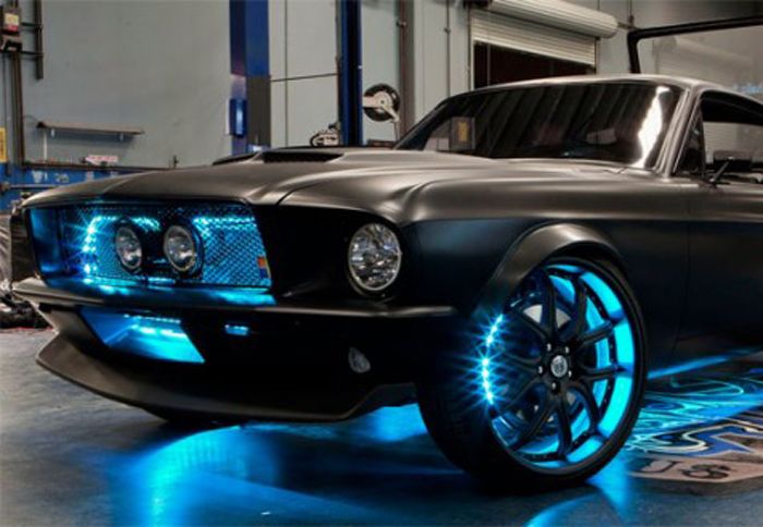 Η Microsoft παρουσίασε μια Mustang «φορτωμένη» με αρκετά τεχνολογικά συστήματα, αποσκοπώντας στην μελλοντική κατασκευή των hitech συστημάτων από τις αυτοκινητοβιομηχανίες.