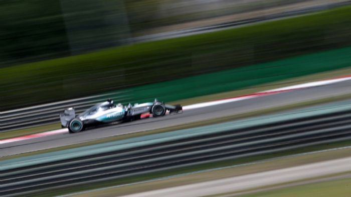 Ταχύτατος ο Lewis Hamilton στα προκριμματικά του Grand Prix Κίνας.