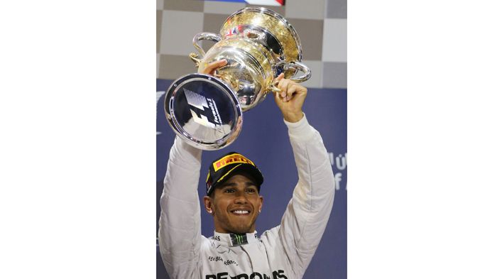 O Hamilton πήρε την πρώτη θέση στο GP του Μπαχρέιν.