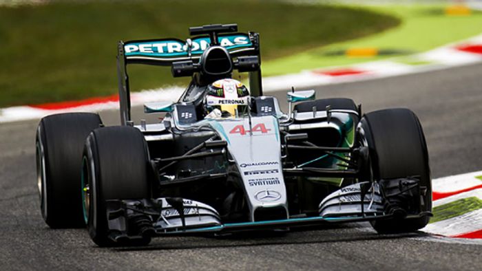 Από την πρώτη θέση θα ξεκινήσει την προσπάθειά του για νίκη και στην Monza ο Lewis Hamilton.