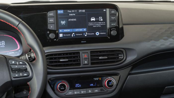 Η 8άρα touchscreen υποστηρίζει συνδεσιμότητα Android Auto και Apple CarPlay.