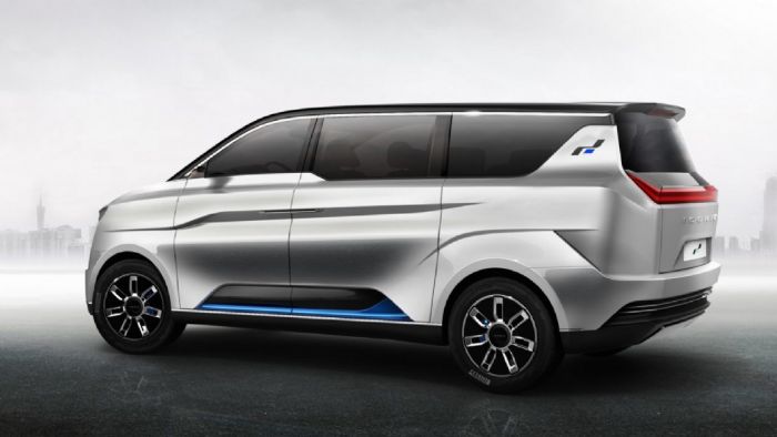 Το ICONIQ Seven είναι ένα ηλεκτρικό πολυχρηστικό όχημα (MPV), το οποίο -όπως υποδηλώνει και το όνομά του- προσφέρει χώρο σε επτά επιβάτες. 