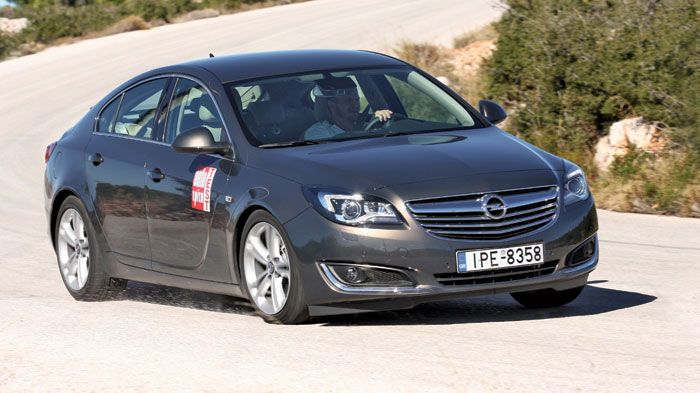 Το ανανεωμένο Opel Insignia είναι διαθέσιμο από τις εκθέσεις Opel. H έκδοση με τον κινητήρα 1,6 SIDI, που δοκιμάσαμε προσφέρεται με 21.940 ευρώ. Το ανανεωμένο Opel Insignia είναι διαθέσιμο από τις εκθέσεις Opel. H έκδοση με τον κινητήρα 1,6 SIDI, που δοκιμάσαμε προσφέρεται με 21.940 ευρώ.