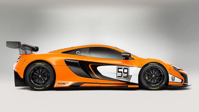 Οι μηχανικοί της McLaren «πείραξαν» τη γεωμετρία της ανάρτησης, ενώ τοποθέτησαν ένα ελαφρύ rollcage προδιαγραφών FIA.