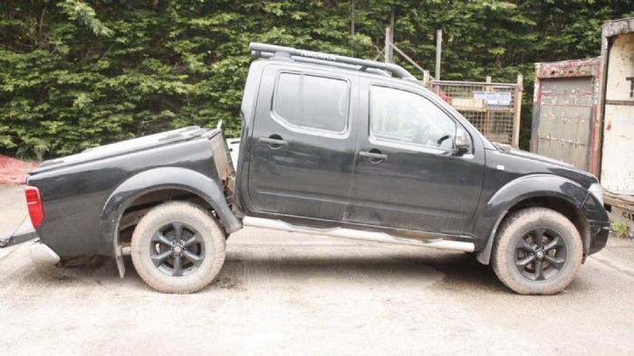 Σπάνε στη μέση τα Nissan Navara λόγω σκουριάς στο σασί.