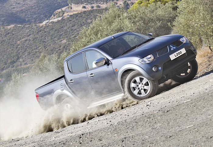 Στην κρiση... μόνο Mitsubishi_L200 Στην κρiση... μόνο Mitsubishi_L200