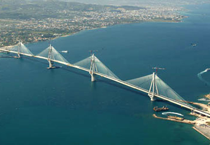 Μέσα στο 2014 συμπληρώνονται 10 έτη λειτουργίας της Γέφυρας Ρίου – Αντιρρίου με τις διελεύσεις των οχημάτων να υπερβαίνουν τα 41 εκ.