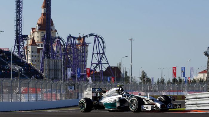 Ο Nico Rosberg ήταν ο ταχύτερος στα 1α ελεύθερα δοκιμαστικά, με τον Lewis Hamilton να βρίσκεται μόλις 0.065 δλ. πίσω του.