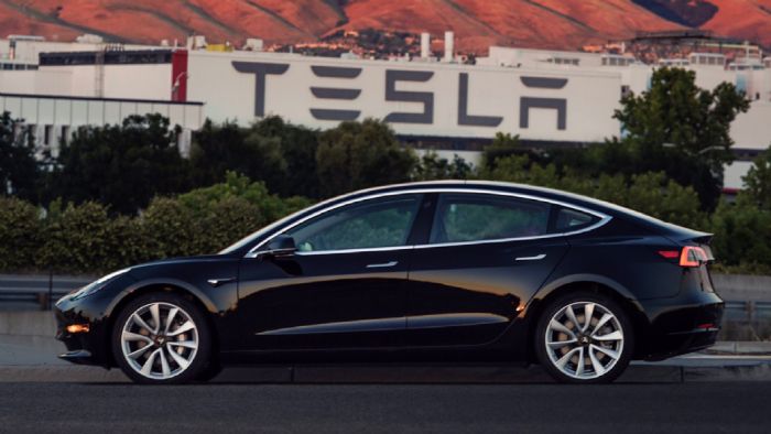 Η παραγωγή του Tesla Model 3 μόλις ξεκίνησε και η εταιρεία αρχίζει να επιταχύνει τις διαδικασίες στο εργοστάσιό της ώστε να ικανοποιήσει την τεράστια ζήτηση για το βασικό της μοντέλο.