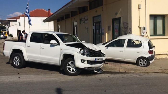 Μεθυσμένος ήταν ο οδηγός του VW Amarok που προκάλεσε το ατύχημα.
