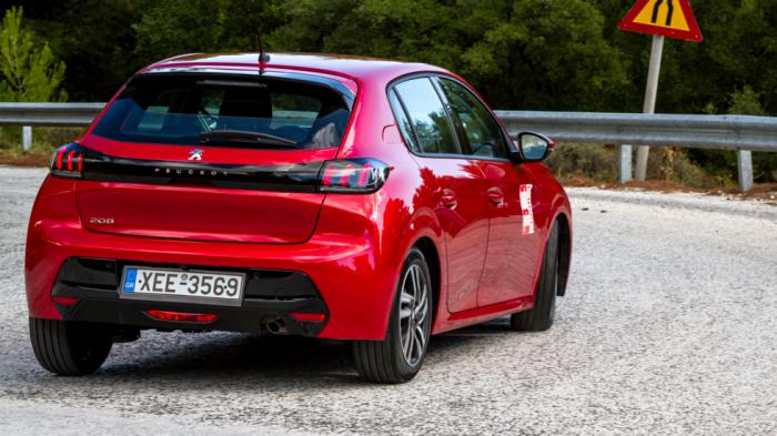 Το Peugeot 208 συνδυάζει την ευχάριστη οδηγική αίσθηση με την άνεση που προσφέρει η απορροφητικότητα της ανάρτησης.