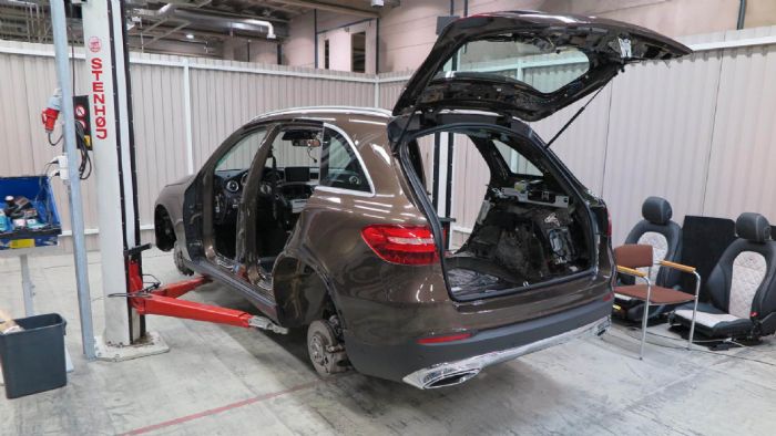 Η συναρμολόγηση θα γίνεται στο Uusikaupunki και υπεύθυνη για αυτό θα είναι η τοπική εταιρεία Valmet Automotive, η οποία συνεργάζεται με την Mercedes από το 2013, φτιάχνοντας την υπάρχουσα εκδοχή της A-Class.