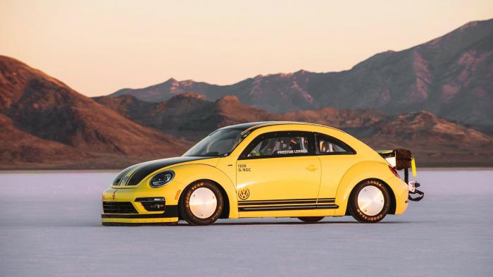 To βελτιωμένο VW Beetle LSR κατάφερε να αγγίξει την τελική ταχύτητα των 330 χλμ./ώρα στην ευθεία του Bonneville.